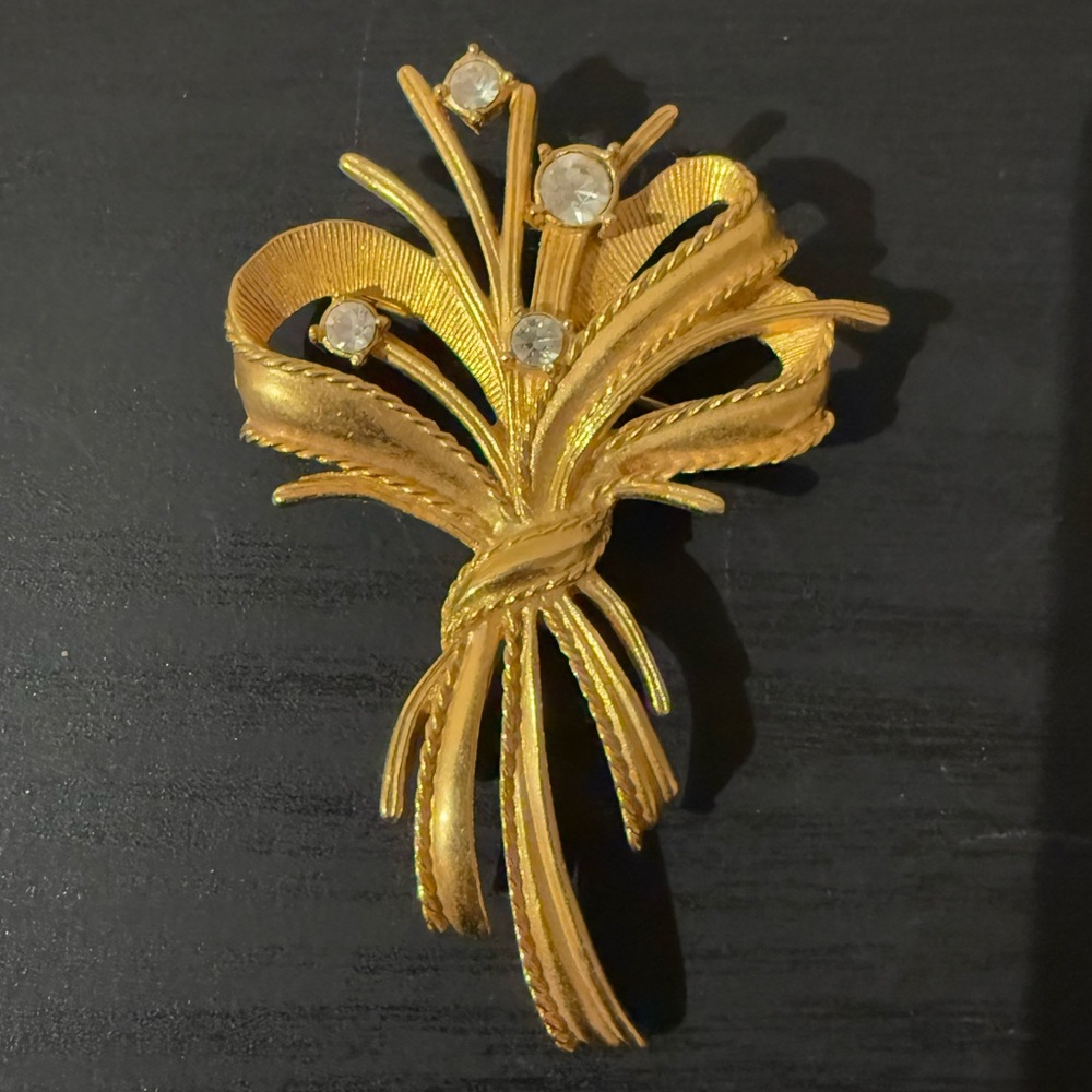 Vintage Gold Tone Rhinestone Bow Bouquet Brooch